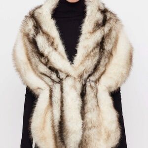 New in Package! Cider Faux Fur Shawl, One Size (medium)